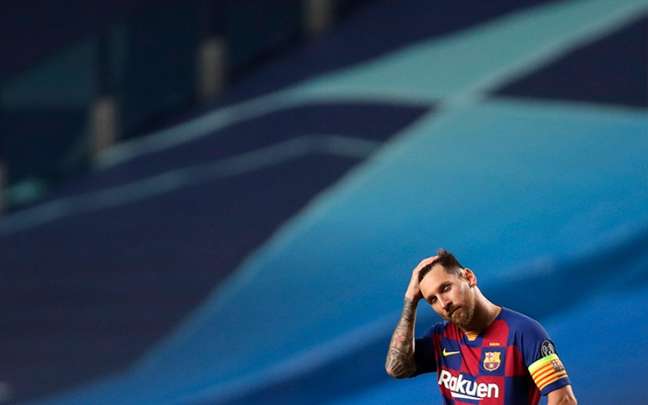 Lionel Messi está tentando forçar uma saída do Barcelona (Foto: Manu Fernandez/AFP)