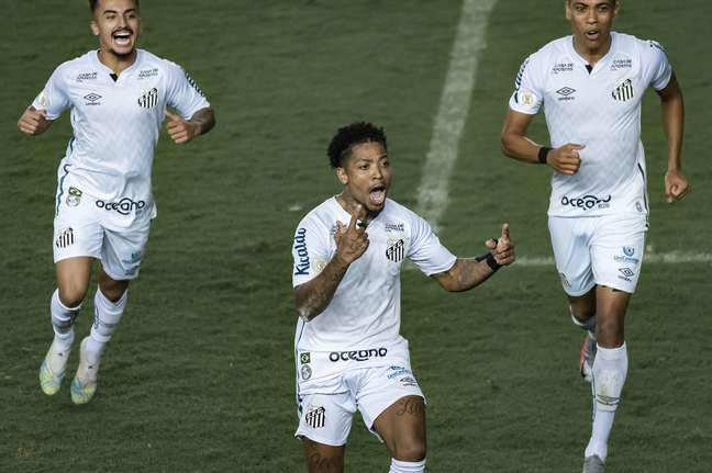 Marinho marcou o gol de empate do Santos contra o São Paulo