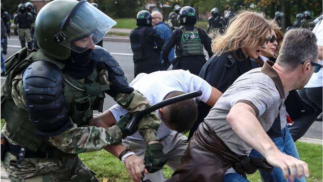 Os protestos em Belarus têm sido duramente reprimidos pelas autoridades