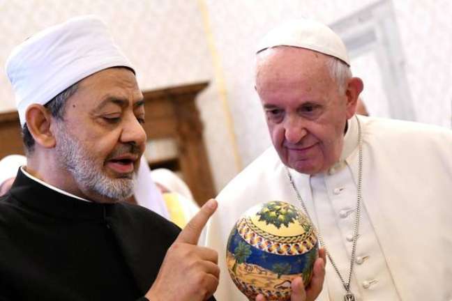 Papa Francisco com o imã Ahmad Al-Tayyeb, em novembro de 2019, no Vaticano