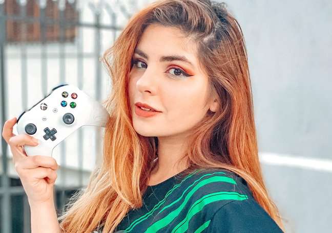 Isadora Basile, 18 anos, ficou pouco mais de um mês no cargo de apresentadora da Xbox Brasil