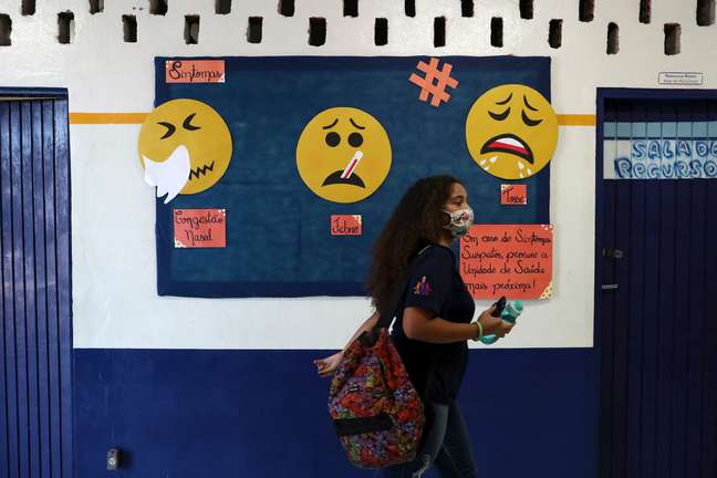 Estudante de máscara em escola de São Paulo
03/11/2020
REUTERS/Amanda Perobelli