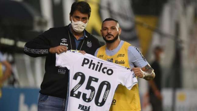 marca da camisa do santos