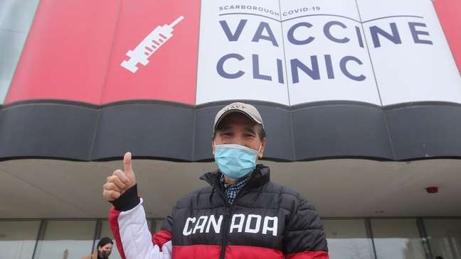 O Canadá ordenou doses suficientes para vacinar cinco vezes a sua própria população