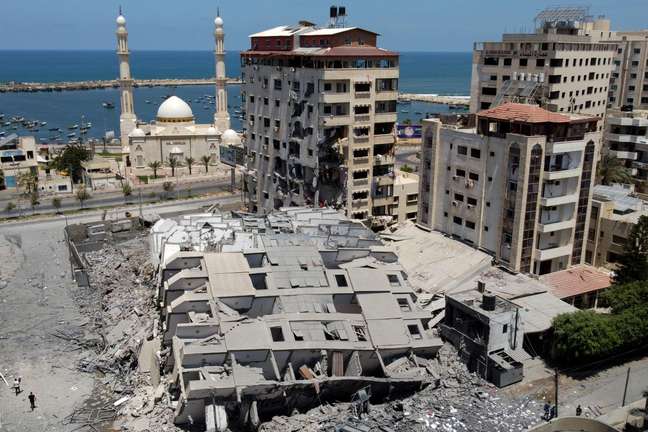 Prédios destruídos após ataque de Israel