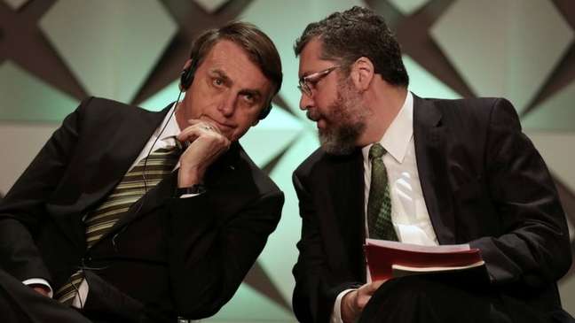 Depois de deixar o governo, Araújo já deixou escapar críticas a Bolsonaro e à base de apoio do presidente no Congresso