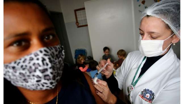 Pazuello foi cobrado sobre falta de resposta à proposta de 70 milhões de vacinas da Pfizer
