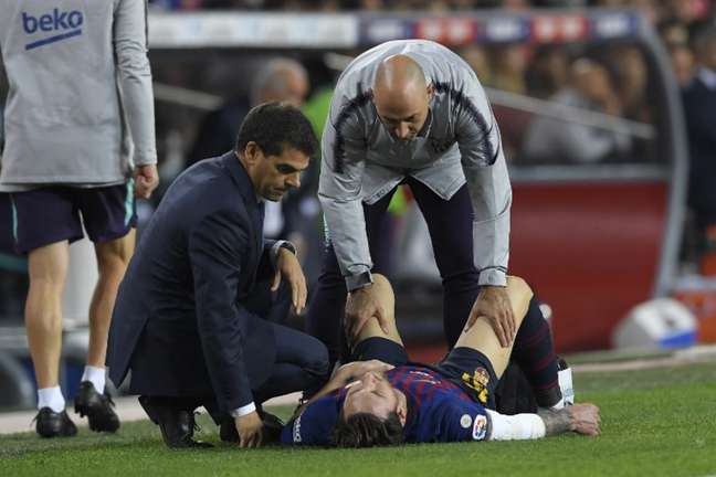 Messi já passou mal dentro de campo (AFP)