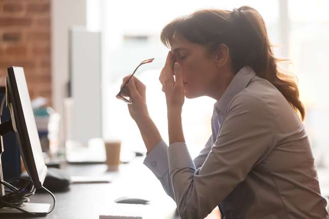 A síndrome do esgotamento mental também pode ser consequência do excesso de trabalho