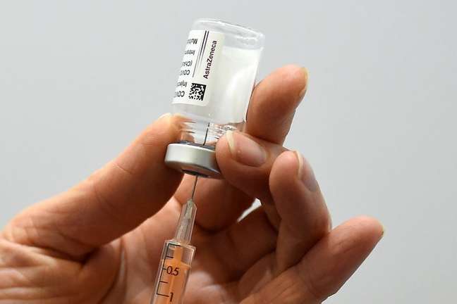 Dose da vacina da AstraZeneca contra a Covid-19
04/04/2021 REUTERS/Clodagh Kilcoyne
