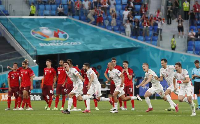 Espanha bate Suíça nos pênaltis e está na semifinal da Euro