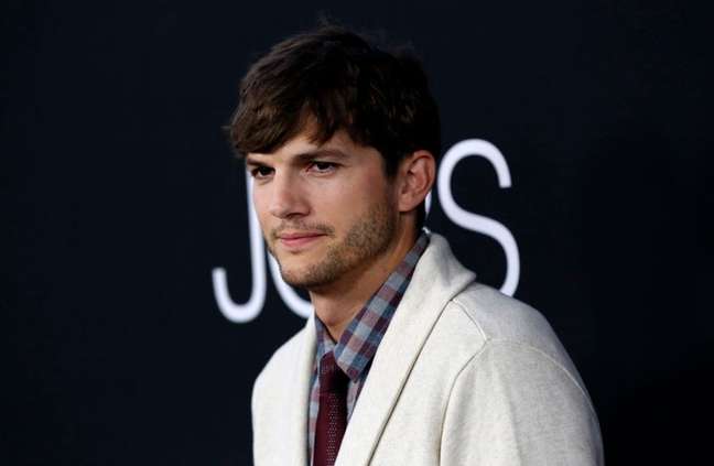 Ashton Kutcher reveals that he was unable to see, hear and walk due to illness