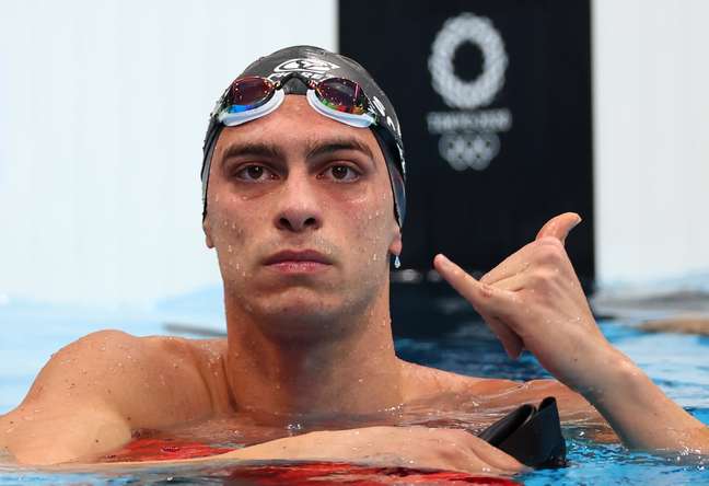 Fernando Scheffer comemora classificação na piscina neste domingo na Olimpíada Kai Pfaffenbach/Reuters