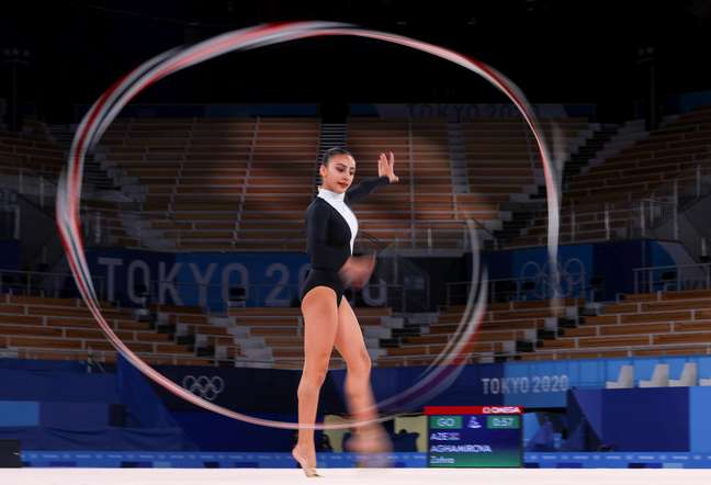 Zohra Aghamirova, do Azerbaijão, usa roupa preta neste sábado nos Jogos Olímpicos de Tóquio Lindsey Wasson/Reuters