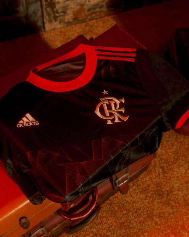 Novo uniforme 3 do Flamengo estará à venda a partir desta quarta (25) (Foto: Divulgação / adidas)