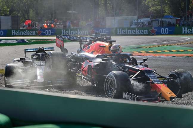 Acidente de Verstappen e Hamilton em Monza.