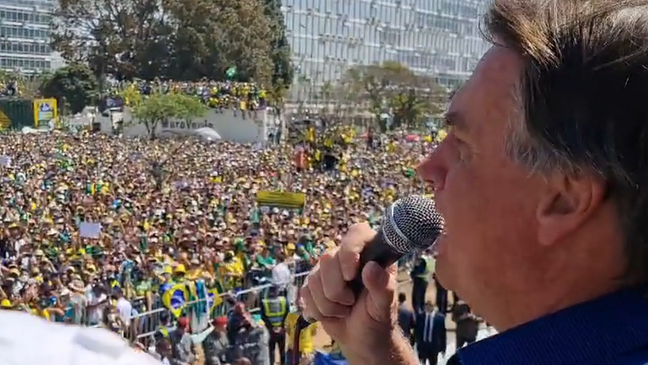 Para críticos do presidente, proposta se insere em escalada autoritária do seu governo Para críticos do presidente, proposta se insere em escalada autoritária do seu governo