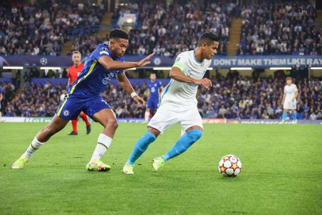 Douglas Santos foi o capitão do Zenit na estreia na Champions League 2021/22 (Divulgação/Zenit) Douglas Santos foi o capitão do Zenit na estreia na Champions League 2021/22 (Divulgação/Zenit)