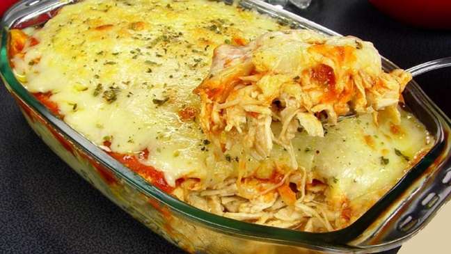 Receitas deliciosas com frango desfiado podem ser uma ótima opção para provar hoje