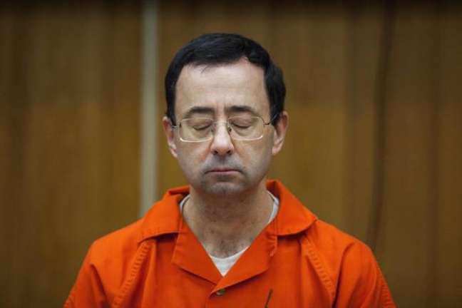 Larry Nassar foi condenado a 125 anos de prisão por abusar sexualmente de centenas de garotas Larry Nassar foi condenado a 125 anos de prisão por abusar sexualmente de centenas de garotas