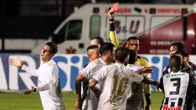 No turno, deu Fantasma, após a Raposa ter empatado o jogo-(Foto: Dido Henrique/W9 Press/LancePress!) No turno, deu Fantasma, após a Raposa ter empatado o jogo-(Foto: Dido Henrique/W9 Press/LancePress!)