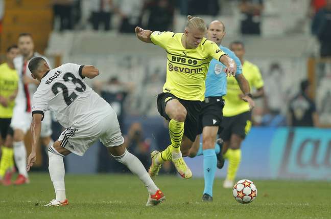 Norueguês Haaland deixou o dele na vitória do Borussia Dortmund sobre o Besiktas na estreia da Liga dos Campeões. Norueguês Haaland deixou o dele na vitória do Borussia Dortmund sobre o Besiktas na estreia da Liga dos Campeões.