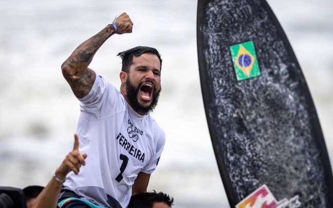 Ítalo Ferreira conquistou a primeira medalha de ouro da história do surf na Olimpíada (Jonne Roriz/COB)