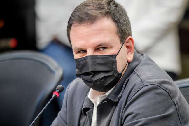 O prefeito do Rio de Janeiro (RJ), Eduardo Paes, acompanha a divulgação do 37º Boletim Epidemiológico da covid-19 O prefeito do Rio de Janeiro (RJ), Eduardo Paes, acompanha a divulgação do 37º Boletim Epidemiológico da covid-19
