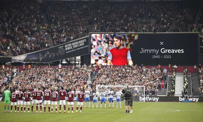 Jimmy Greaves é homenageado antes do jogo entre Manchester United e West Ham