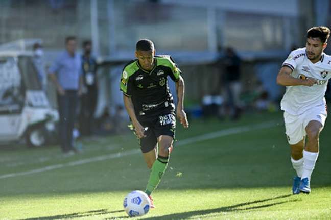 Ademir encerrará o ano no Coelho, mas em 2022 vai jogar no Galo-(Mourão Panda/América-MG) Ademir encerrará o ano no Coelho, mas em 2022 vai jogar no Galo-(Mourão Panda/América-MG)