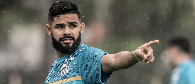 Felipe Jonatan admite incômodo com fase ruim do Santos, mas mantém otimismo 