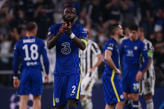 Rüdiger ist seit Thomas Tuchel Kapitän von Chelsea (Foto: Marco Bertorello/AFP)