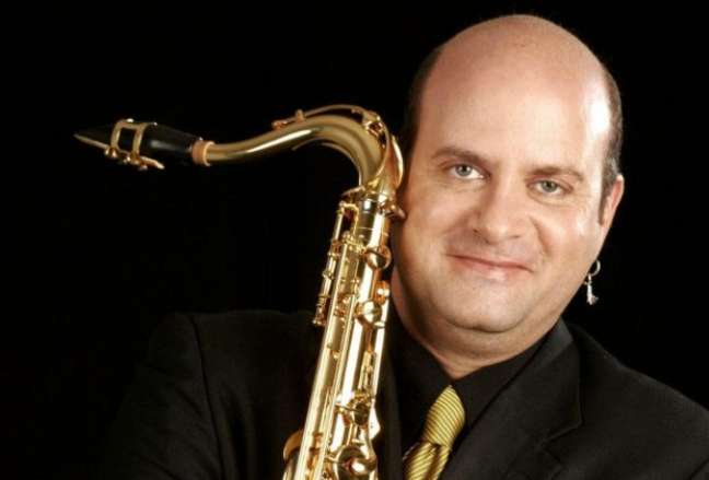 O saxofonista Derico Sciotti, que atuou por quase 30 anos no programa de Jô Soares, se emocionou ao falar da morte do amigo