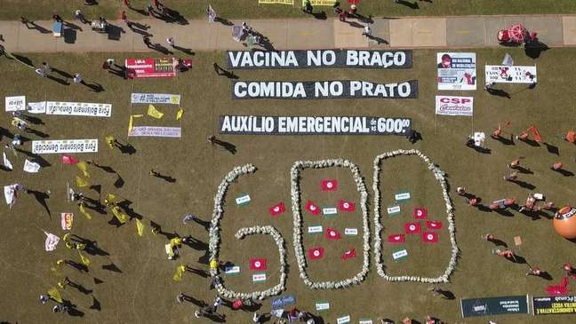 Protesto pela manutenção do auxílio emergencial em R$ 600. Brasília, maio de 2021