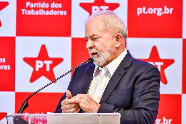 Lula em entrevista coletiva realizada em Brasília 
(08/10/2021) 