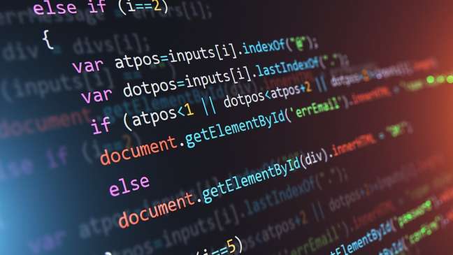 'Se construirmos a Intelig&ecirc;ncia Artificial de modo a otimizar um objetivo fixo dado por n&oacute;s, elas (m&aacute;quinas) ser&atilde;o quase como psicopatas - perseguindo esse objetivo e sendo completamente alheias a todo o restante, at&eacute; mesmo se pedirmos a elas que parem.'