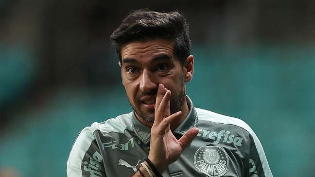 Abel Ferreira está pressionado no comando do Palmeiras