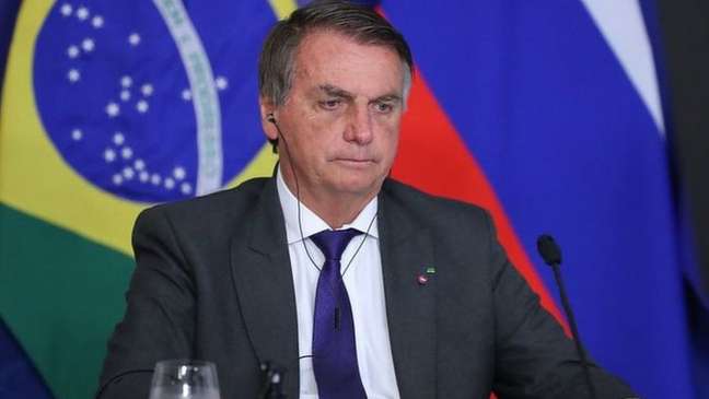 Presidente Jair Bolsonaro deve ser indiciado por genocídio contra os povos indígenas, defende Calheiros