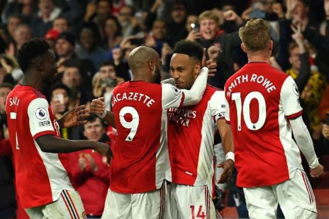 Arsenal venceu o Aston Villa por 3 a 1 (Foto: GLYN KIRK / AFP)