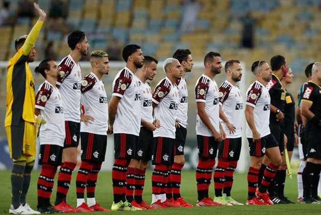 Flamengo perde mais da metade e tem 33 de aproveitamento em clássicos na temporada