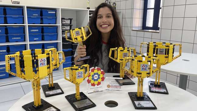 A estudante já ganhou vários prêmios com sua equipe de robótica