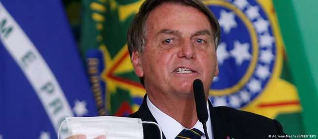 Bolsonaro tem feito declarações contra vacinas desde o ano passado. Ele também se recusa a tomar qualquer imunizante contra a covid-19