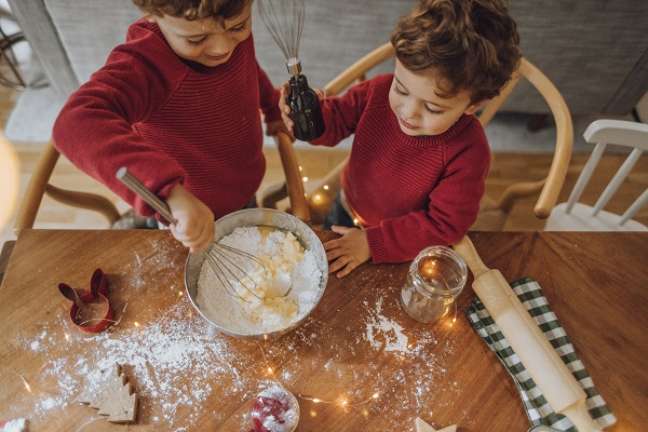 2. Kids love to make Christmas cookies - Photo iStock