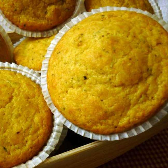 Pão de minuto de fubá e queijo parmesão