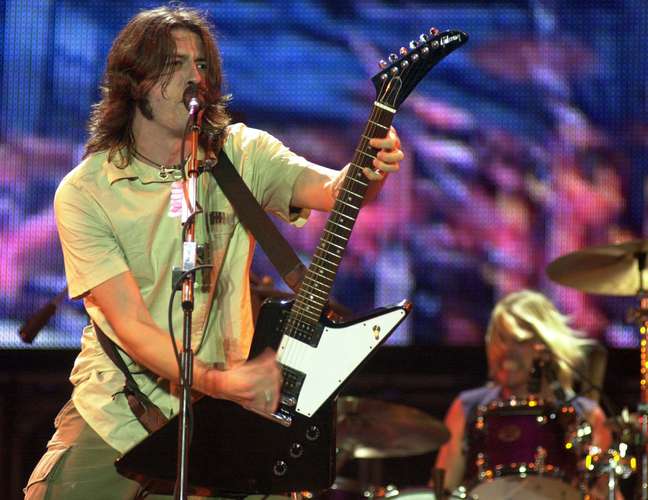 O vocalista e guitarrista Dave Grohl, do Foo Fighters, durante a apresentação do grupo no festival Rock in Rio III