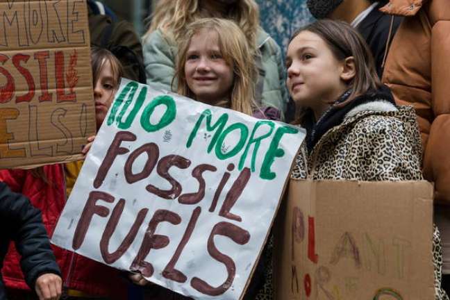 Protesto em Londres contra mudanças climáticas às vésperas da COP26