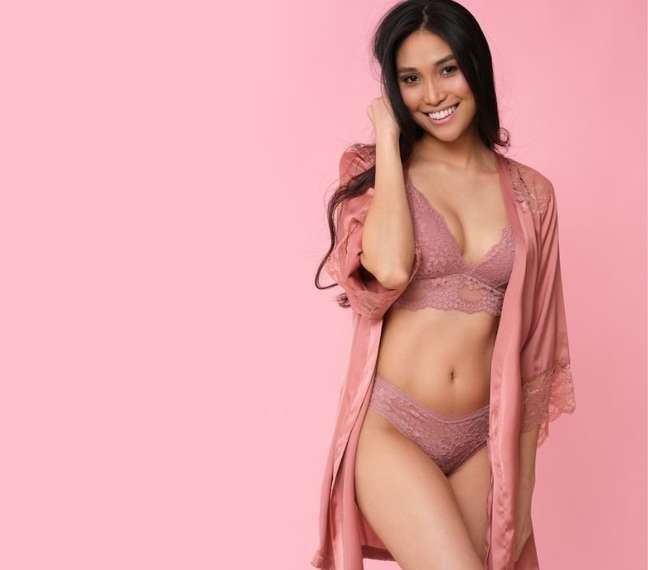 Lingeries rosas e com muita renda são perfeitas para Câncer, Libra e Peixes!