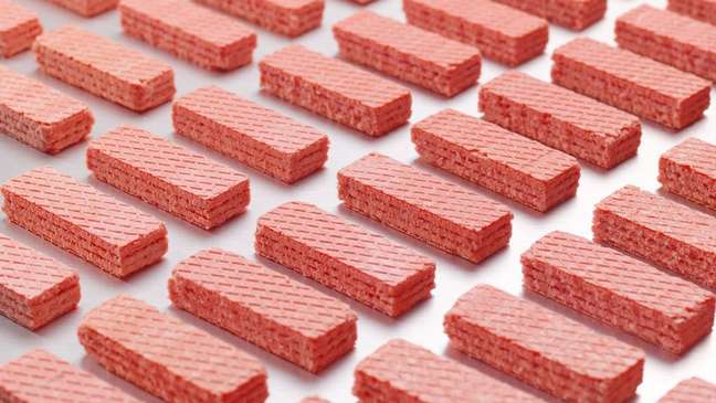 Aditivos cosméticos, que alteram cor, sabor, cheiro e forma dos alimentos, são usados para 'maquiar' alimentos, dizem nutricionistas