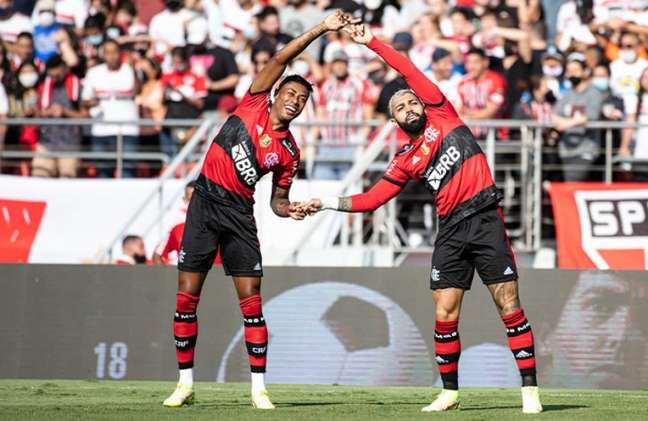 Bruno Henrique e Gabigol tiveram grande atuação em goleada do Flamengo (Foto: Alexandre Vidal / Flamengo)