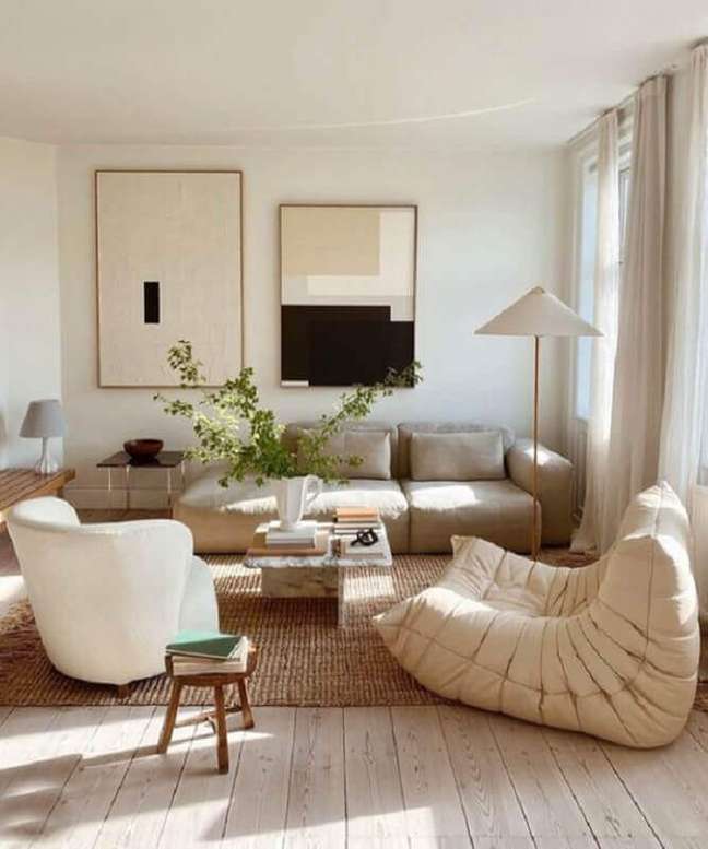 1. Sala decorada em cores neutras com estilo comfy para tendências de decoração 2022 – Foto: My Scandinavian Home
